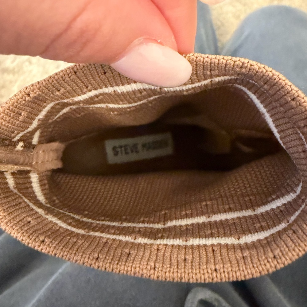 Steve Madden Tan Knit Accessory